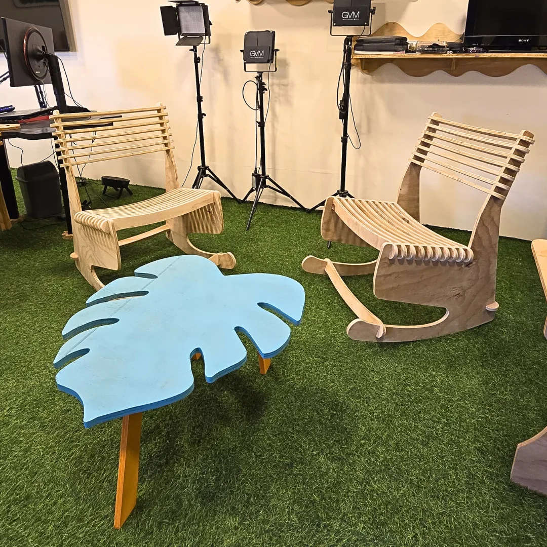 Juego de Terraza 1 Silla Mecedora + Mesa de Hoja