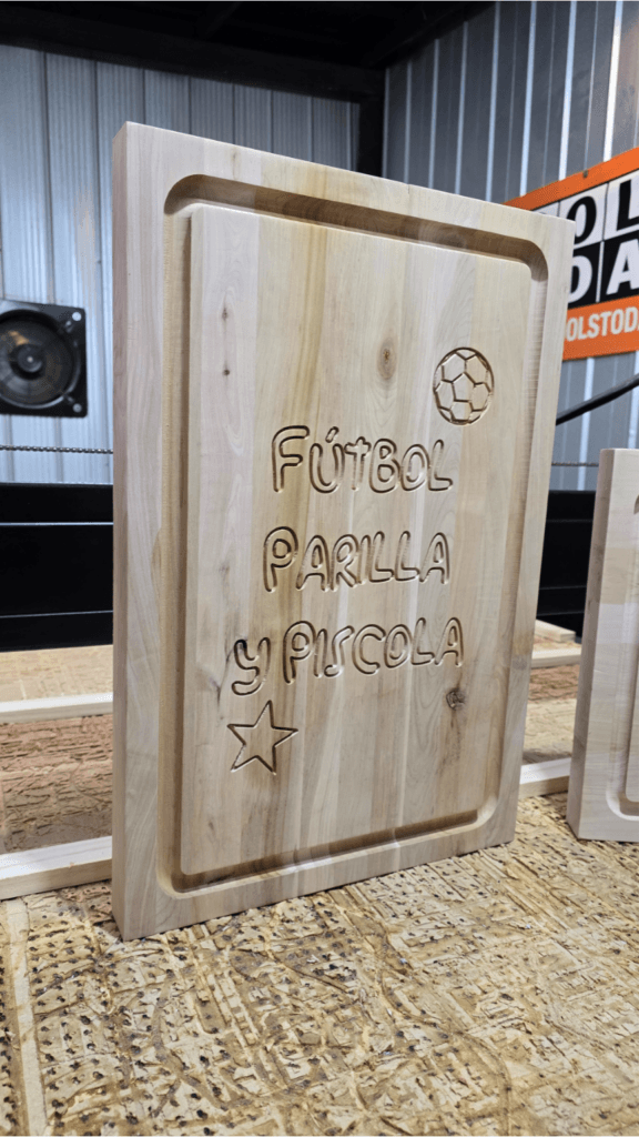Tabla Parrillera Personalizada en Madera de Lenga Nativa 60 cm x 40 cm x 4,4 cm de espesor - Imagen 5