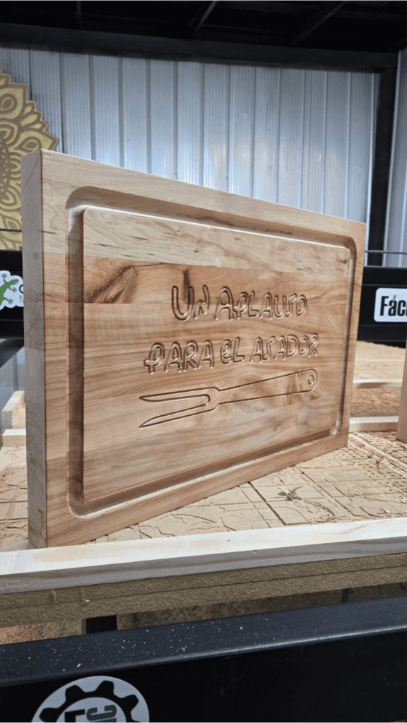 Tabla Parrillera Personalizada en Madera de Lenga Nativa 60 cm x 40 cm x 4,4 cm de espesor - Imagen 4
